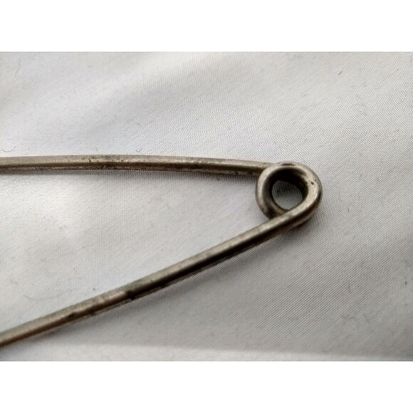 Vintage 1960s 4 1/4" Laundry KI Safety Pins Jumbo Heavy Duty (Made in USA) - Picture 5 of 7